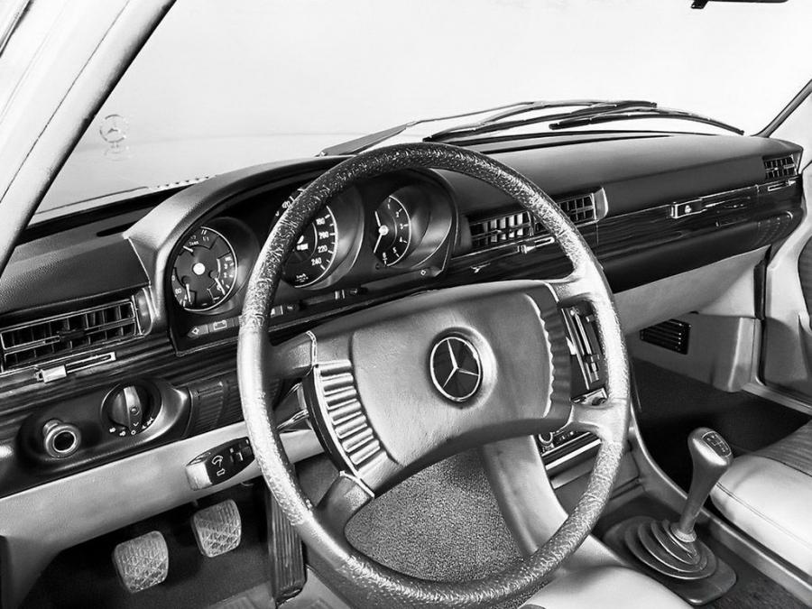  Mercedes-Benz S-Class 1972 года  (фото 24 из 36)